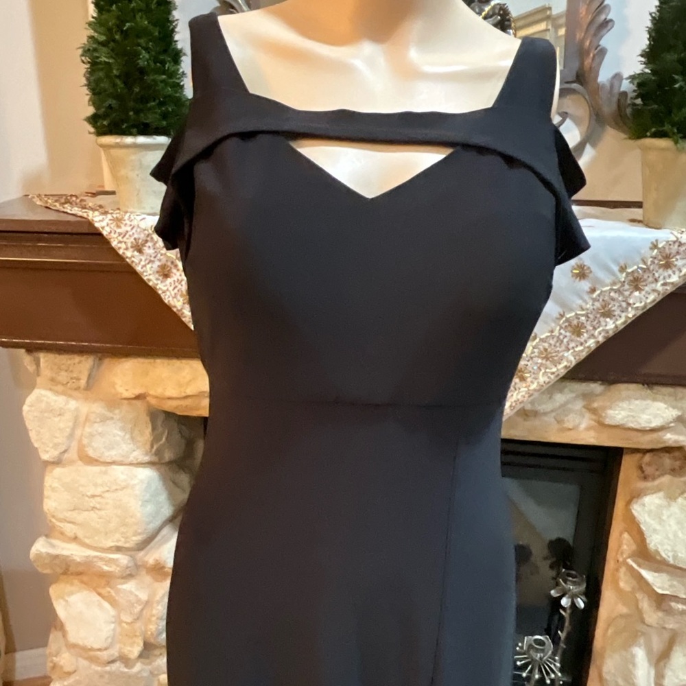 Nightway Elegant Black Evening Gown with slit and cut out shoulders - Picture 7 of 10